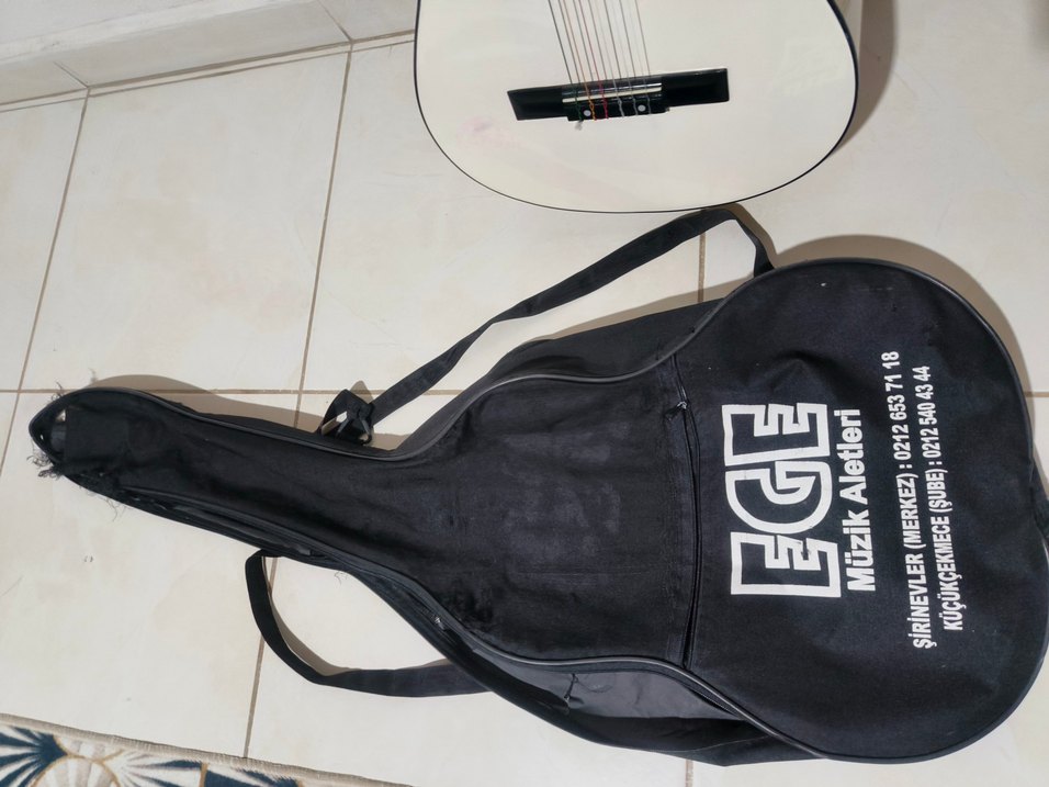 Beyaz Klasik Gitar - Görsel 5