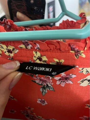 LC Waikiki çiçek desenli bluz
