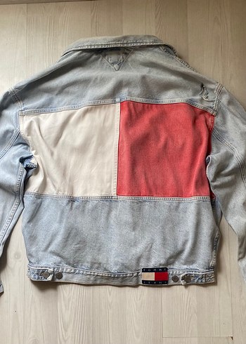Tommy Hilfiger l