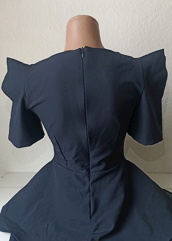 Omuz ve bel detaylı volanlı bluz - Görsel 2