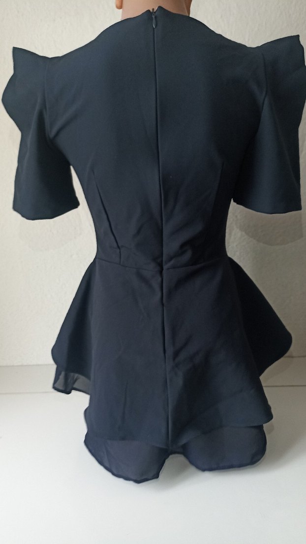 Omuz ve bel detaylı volanlı bluz - Görsel 5