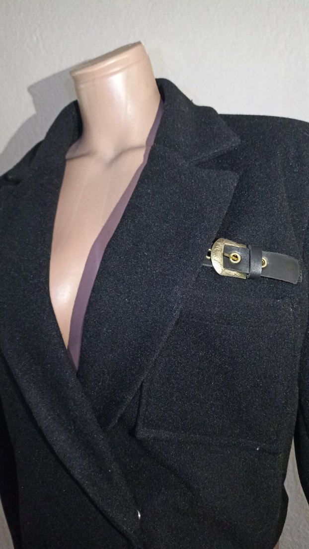 Kemer Detaylı Siyah Mini Kadın Blazer - Görsel 2