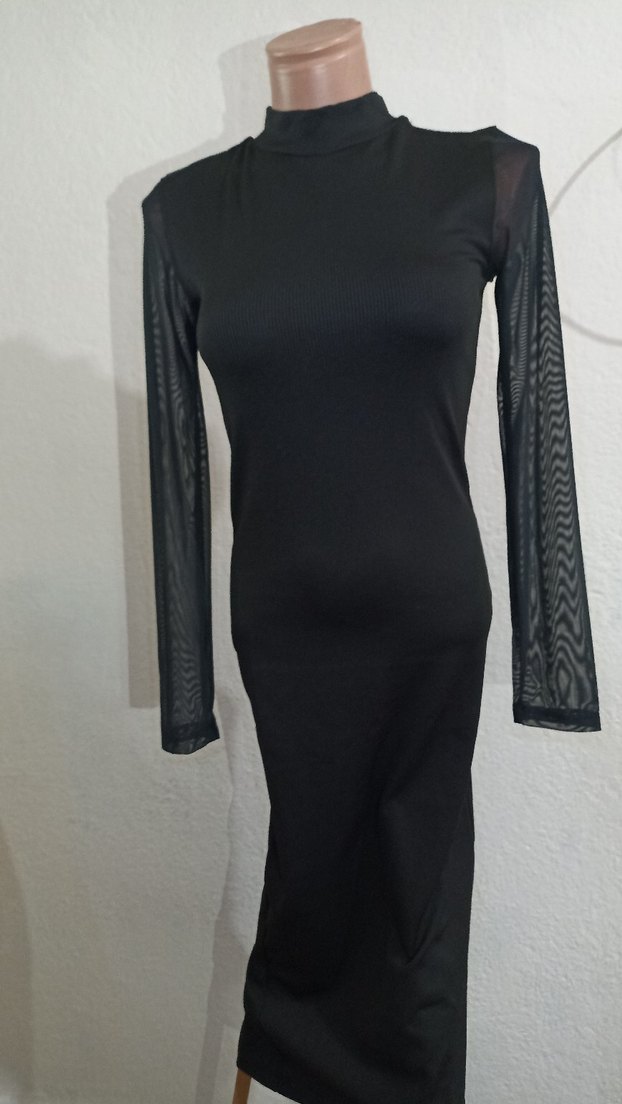 Trendyol marka Siyah arkası yırtmaçlı elbise - Görsel 3