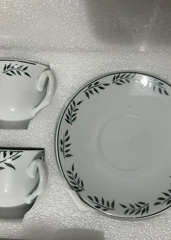 Yeşil Yaprak Desenli Beyaz Porselen Fincan Takımı - Görsel 2