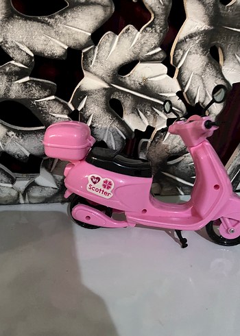 Beden Pembe Renkli Oyuncak Scooter
