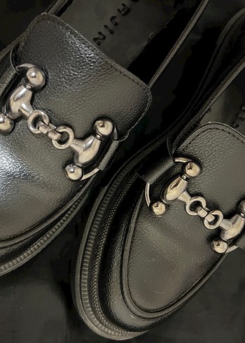 37 Beden Siyah Parlak Deri Platform Topuklu Tokalı Kadın Loafer