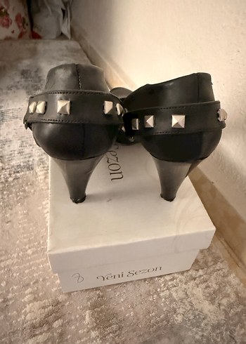 Siyah Tokalı Topuklu Stiletto - Görsel 3