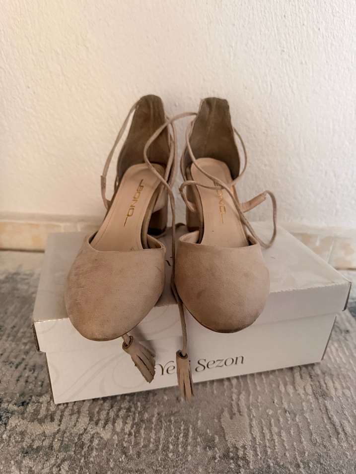 Bej Süet Kadın Topuklu Ayakkabı - Görsel 2