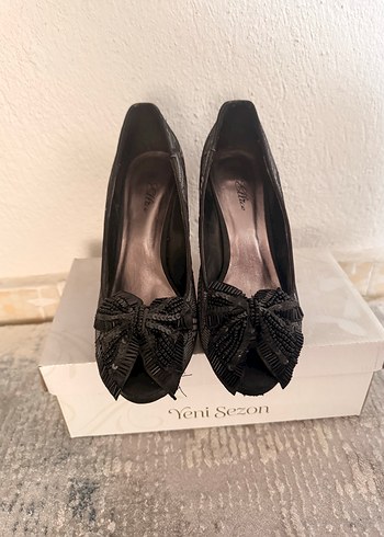 Dantel Detaylı Siyah Topuklu Ayakkabı - Görsel 2