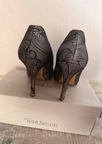 Dantel Detaylı Siyah Topuklu Ayakkabı - Görsel 3