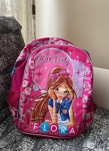Winx ilkokul cantasi