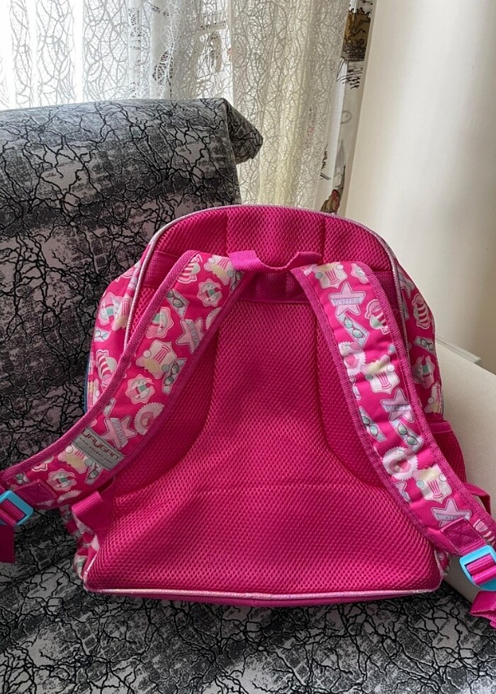 Winx ilkokul cantasi - Görsel 2