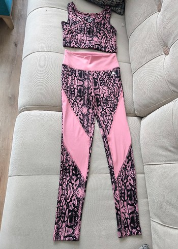 Pembe Yılan Desenli Dantelli Spor Tayt alt üst takım