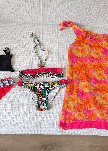 2 adet kız çocuk bikini 1 adet pareo