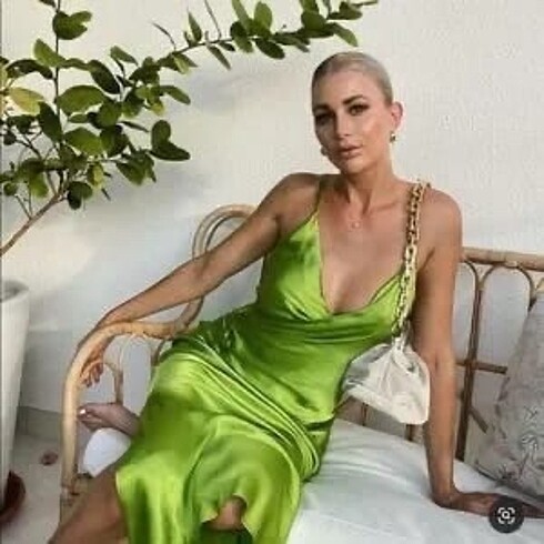 Zara etiketli saten elbise