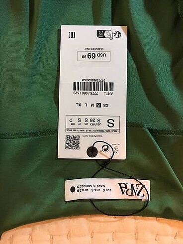s Beden yeşil Renk Zara etiketli saten elbise