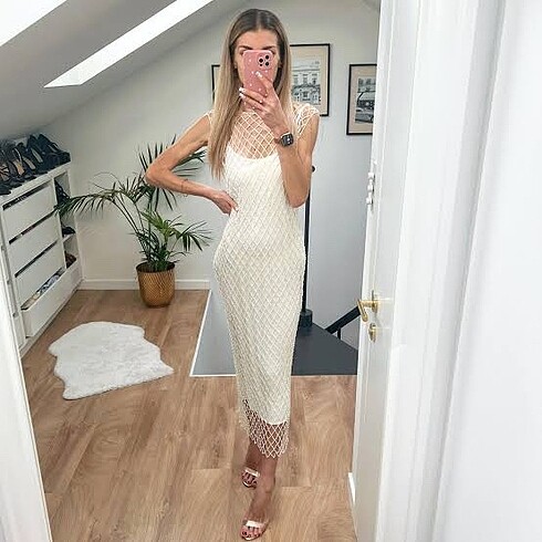 Zara etiketli boncuk işlemeli astarlı elbise