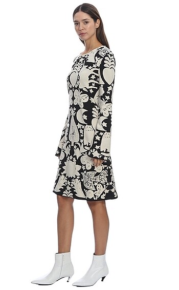 Alexander mcqueen etiketli jakarlı elbise