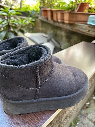 Ugg muadil