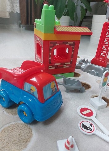 Beden Lego ev kamyon tuğla tasiyisi