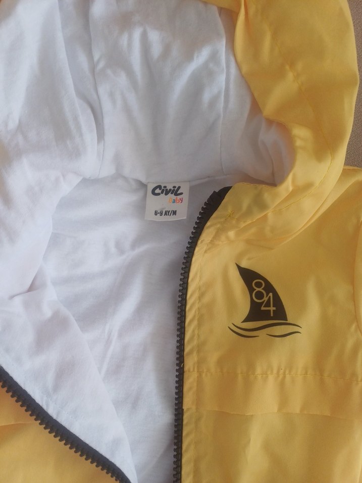 Kapüşonlu Sarı Erkek Çocuk Yağmurluk - Görsel 3