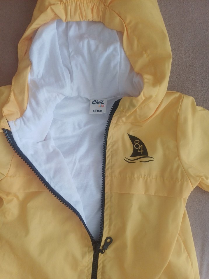 Kapüşonlu Sarı Erkek Çocuk Yağmurluk - Görsel 4