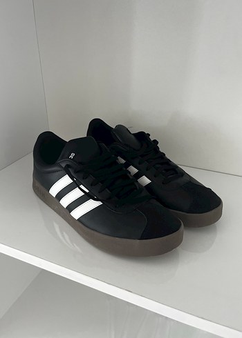 Adidas Siyah Beyaz Retro Spor Ayakkabi