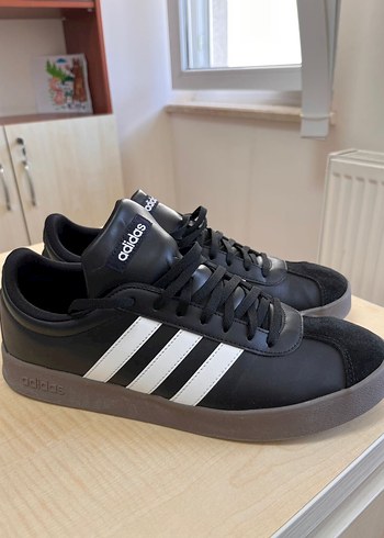 Adidas Siyah Beyaz Retro Spor Ayakkabi