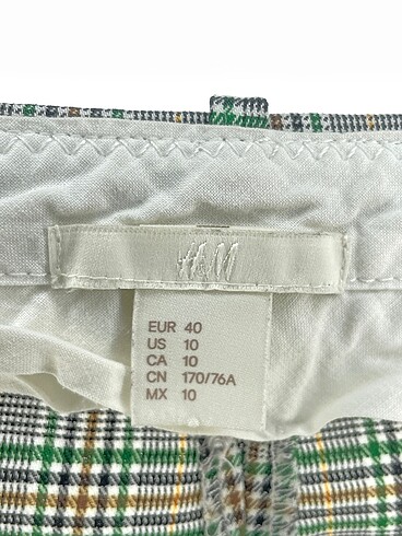 40 Beden çeşitli Renk H&M Düz Kesim %70 İndirimli.
