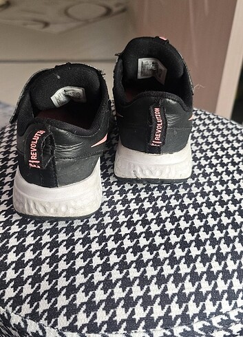 29 Beden Nike Çocuk Ayakkabısı