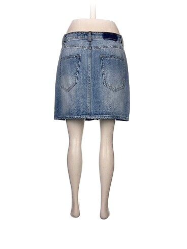 40 Beden Stradivarius Mini Etek %70 İndirimli.