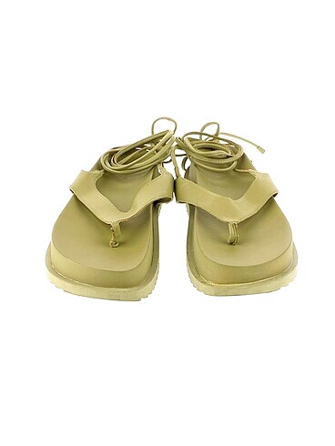 38 Beden Bershka Sandalet %70 İndirimli.