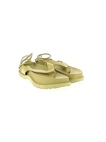 Bershka Bershka Sandalet %70 İndirimli.