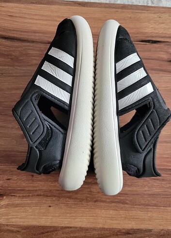 26 Beden siyah Renk Adidas sandalet 26 num 2.