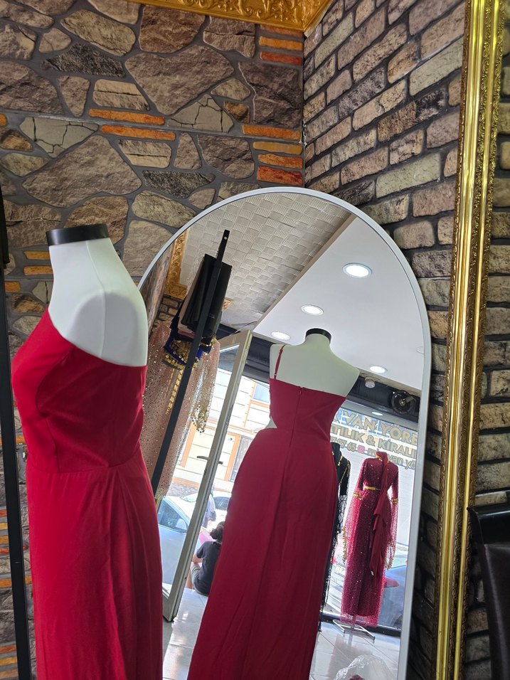 Uzun Kırmızı yırtmaçlı sıfırdır 36 38 40 42 var - Görsel 2