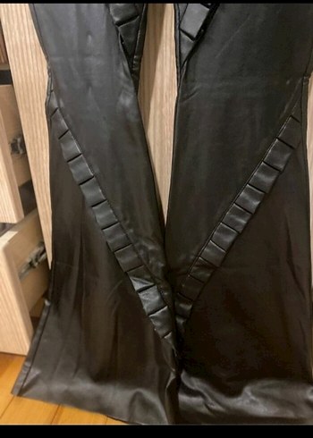 s Beden Siyah Deri Pileli Gotik İspanyol Paça Kadın Pantolon