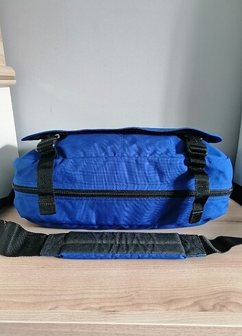 Beden EASTPAK POSTACI ÇANTASI