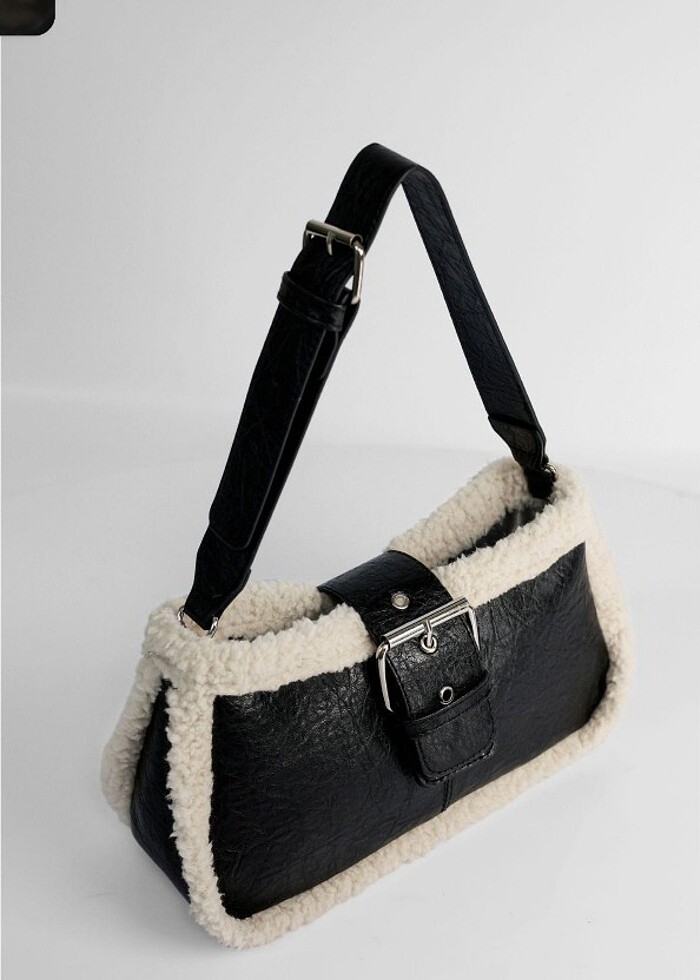 SİYAH KÜRKLÜ PELUŞ ASTARLI EL VE OMUZ ÇANTASI - Görsel 2