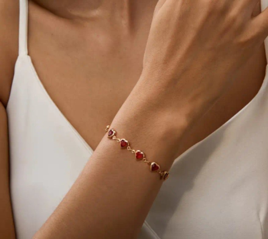 Kırmızı İşlemeli Kalp Zincir Bileklik - Görsel 3