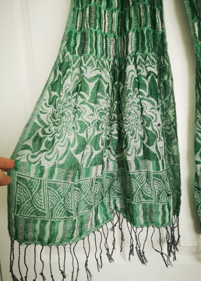 Yeşil desenli uzun şal - Görsel 3