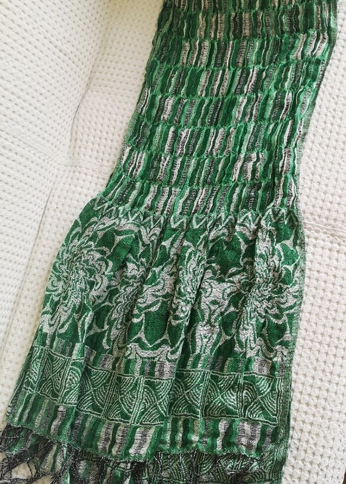 Yeşil desenli uzun şal - Görsel 4