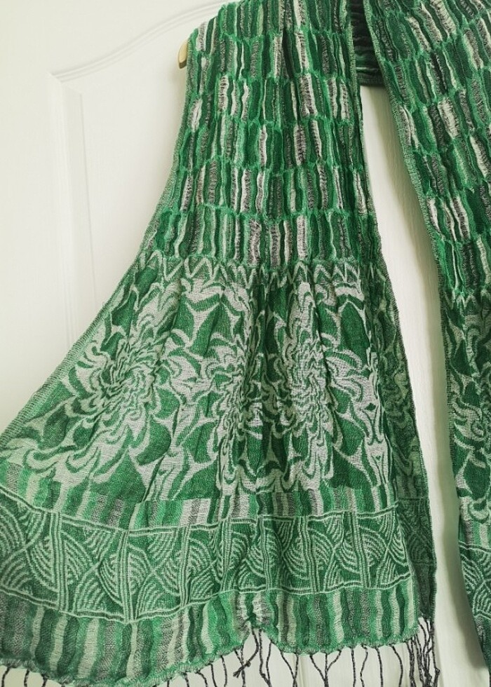 Yeşil desenli uzun şal - Görsel 5