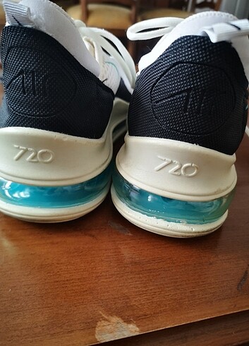 40 Beden beyaz Renk Orijinal Nike Airmax 720 erkek spor ayakkabı