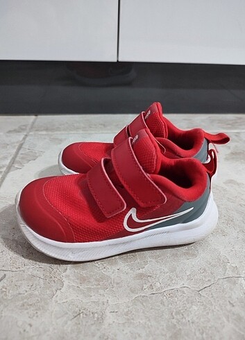 22 Beden Nike air kırmızı ünisex 22numara çocuk ayakkabı