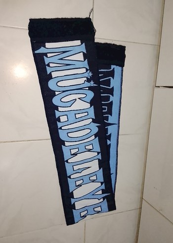 Adana Demirspor mücadeleye devam pankartı atkısı - Görsel 3