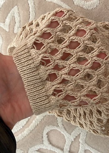 Stradivarius Nakışlı, kayık yaka, bej triko plaj takımı