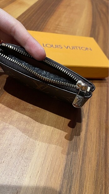 Diğer Louis Vuitton mini cüzdan