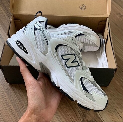 New Balance 530