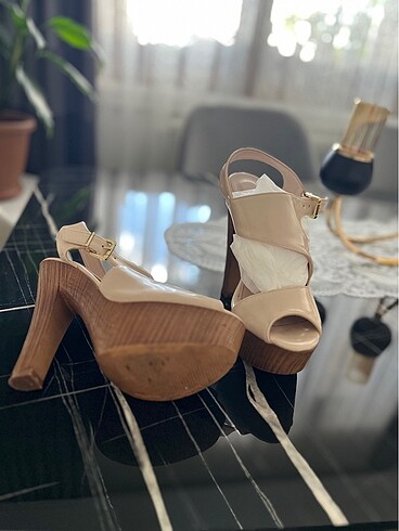 Zara Yeni etiket