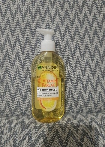 Garnier C Vitamin Parlak Yüz Temizleme Jeli